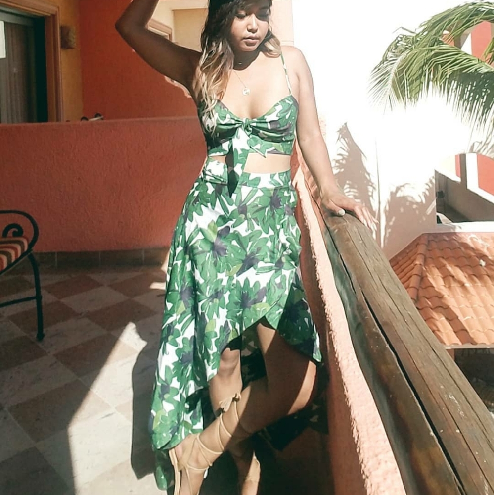 Two-Piece Tropical Palm Set